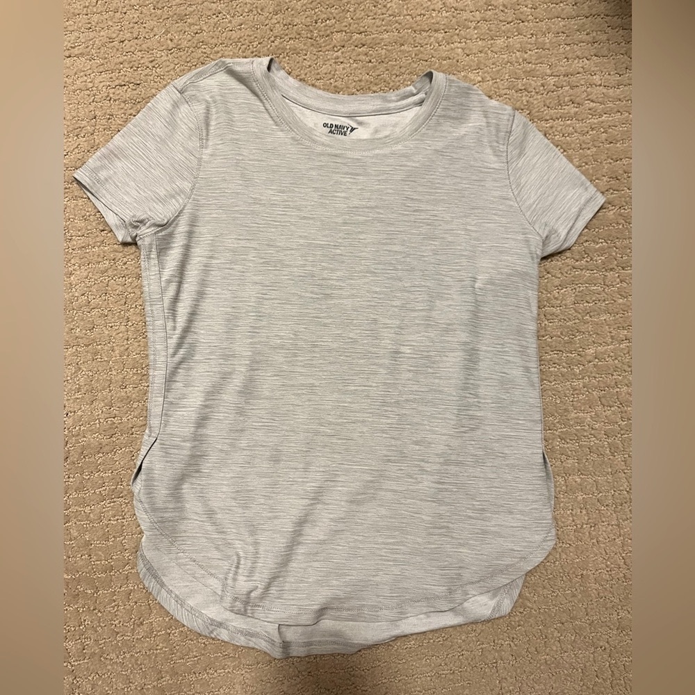 Grey athletic t-shirt in good condition girls size 10-12 large